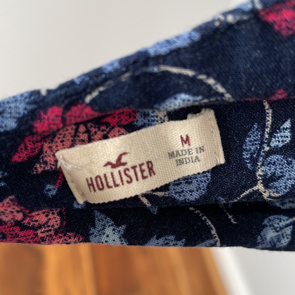 Re-list - Hollister Strappy Shorts Romper - Picture 6 of 9